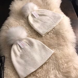 NWT Top it off Eliza Pom-Pom Hat - White